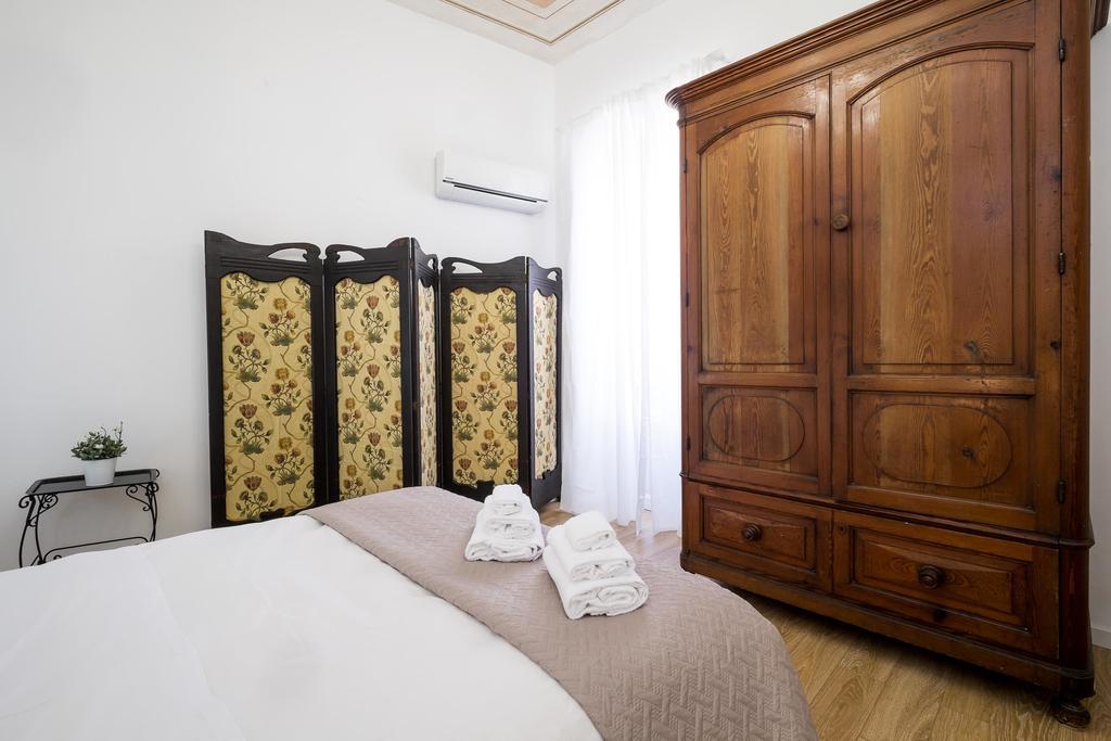 Aragona Rooms Palermo Bagian luar foto