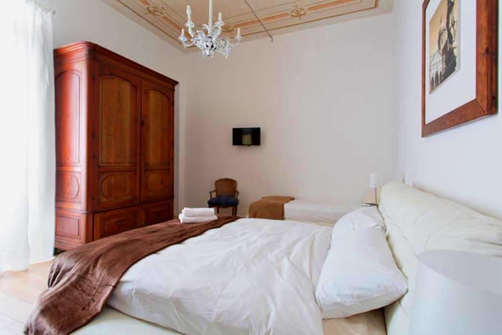 Aragona Rooms Palermo Bagian luar foto