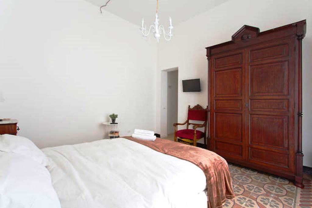 Aragona Rooms Palermo Bagian luar foto
