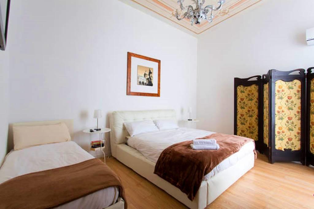 Aragona Rooms Palermo Bagian luar foto