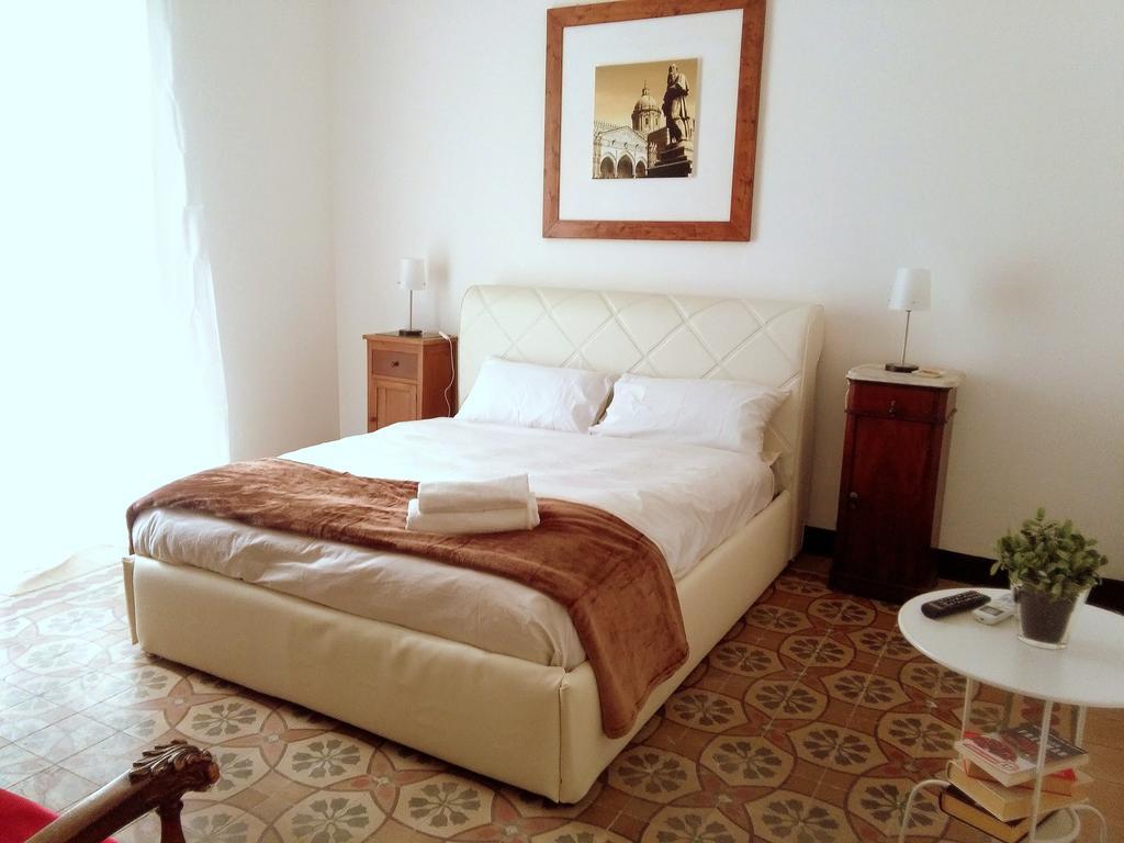 Aragona Rooms Palermo Bagian luar foto